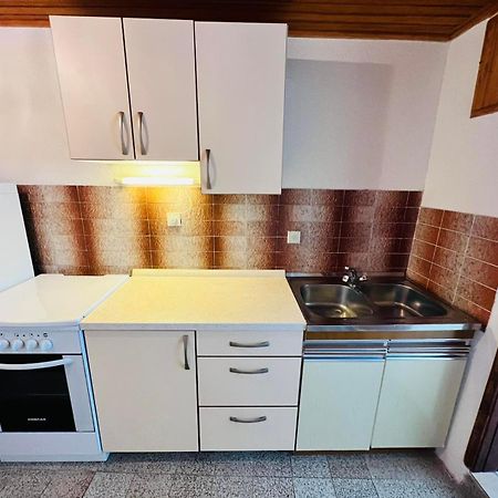 Sea Breeze Apartments With Private Beach And Boat Anchorage Stara Novalja Kamer foto
