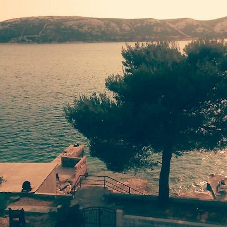 Sea Breeze Apartments With Private Beach And Boat Anchorage Stara Novalja Buitenkant foto