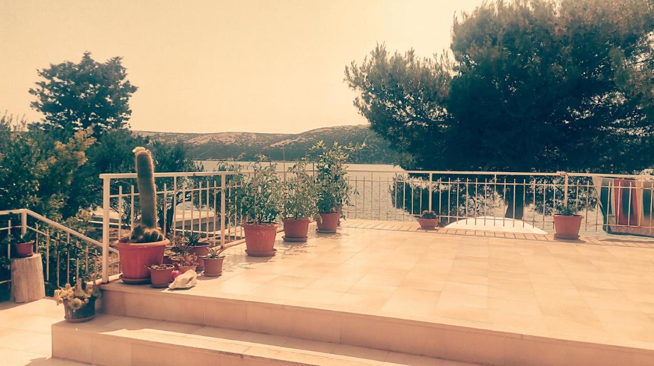 Sea Breeze Apartments With Private Beach And Boat Anchorage Stara Novalja Buitenkant foto