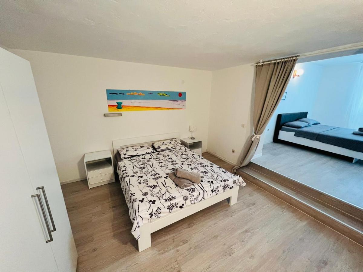 Sea Breeze Apartments With Private Beach And Boat Anchorage Stara Novalja Buitenkant foto