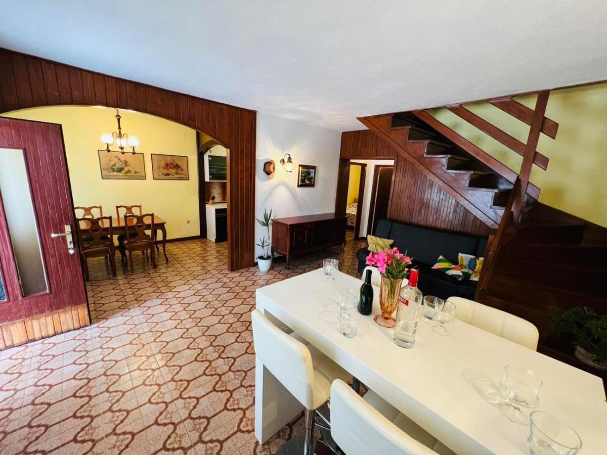 Sea Breeze Apartments With Private Beach And Boat Anchorage Stara Novalja Buitenkant foto