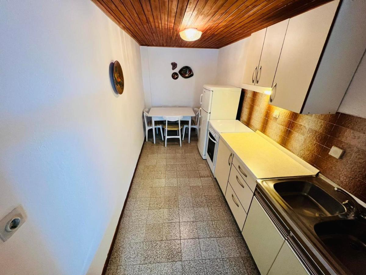 Sea Breeze Apartments With Private Beach And Boat Anchorage Stara Novalja Buitenkant foto