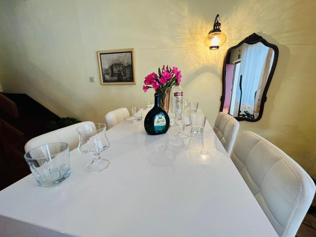 Sea Breeze Apartments With Private Beach And Boat Anchorage Stara Novalja Buitenkant foto