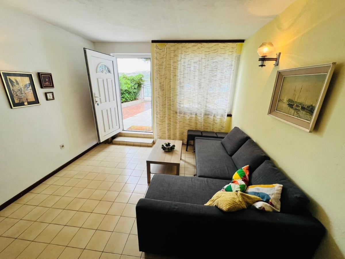Sea Breeze Apartments With Private Beach And Boat Anchorage Stara Novalja Buitenkant foto
