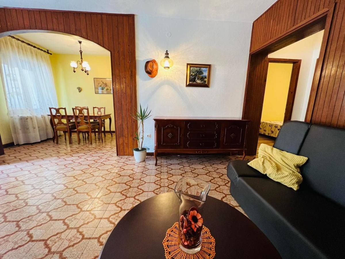 Sea Breeze Apartments With Private Beach And Boat Anchorage Stara Novalja Buitenkant foto