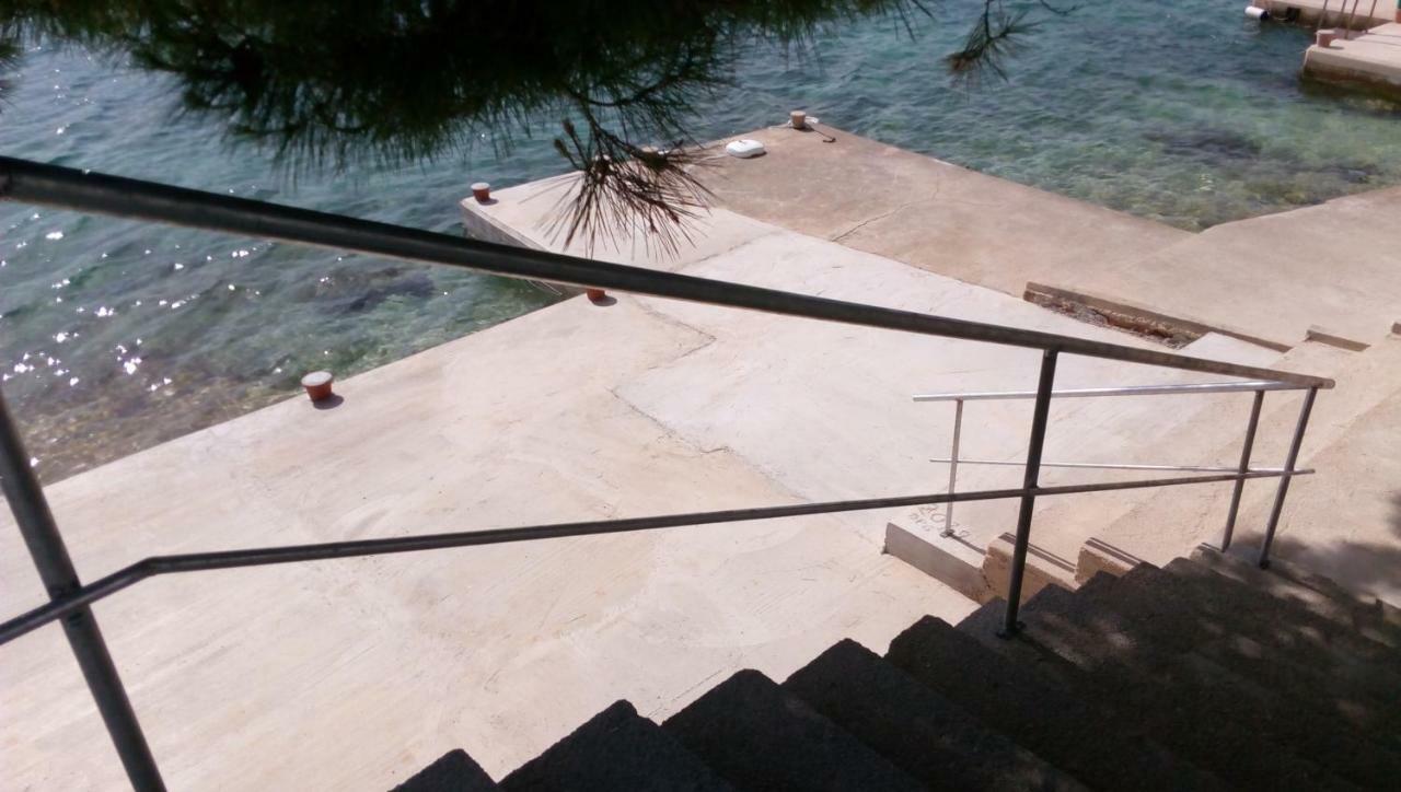 Sea Breeze Apartments With Private Beach And Boat Anchorage Stara Novalja Buitenkant foto