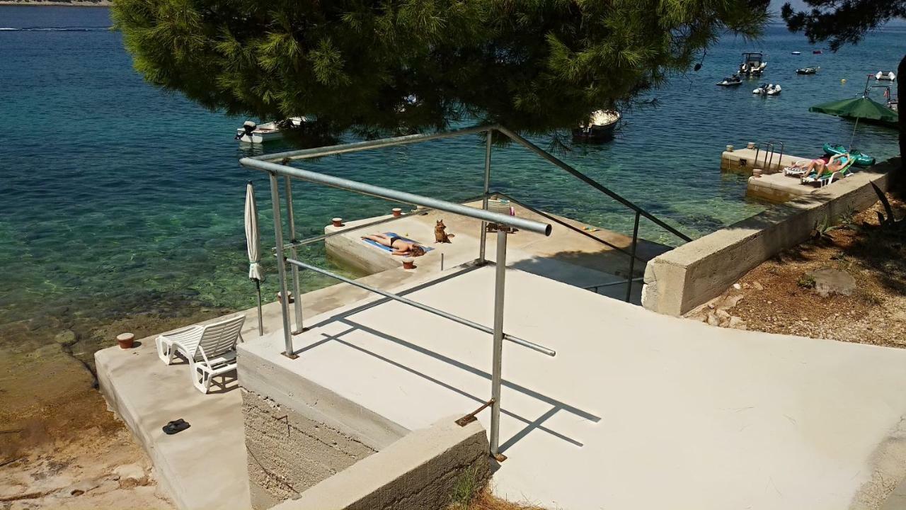 Sea Breeze Apartments With Private Beach And Boat Anchorage Stara Novalja Buitenkant foto