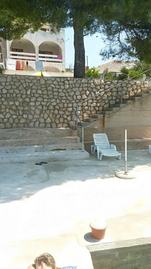 Sea Breeze Apartments With Private Beach And Boat Anchorage Stara Novalja Buitenkant foto
