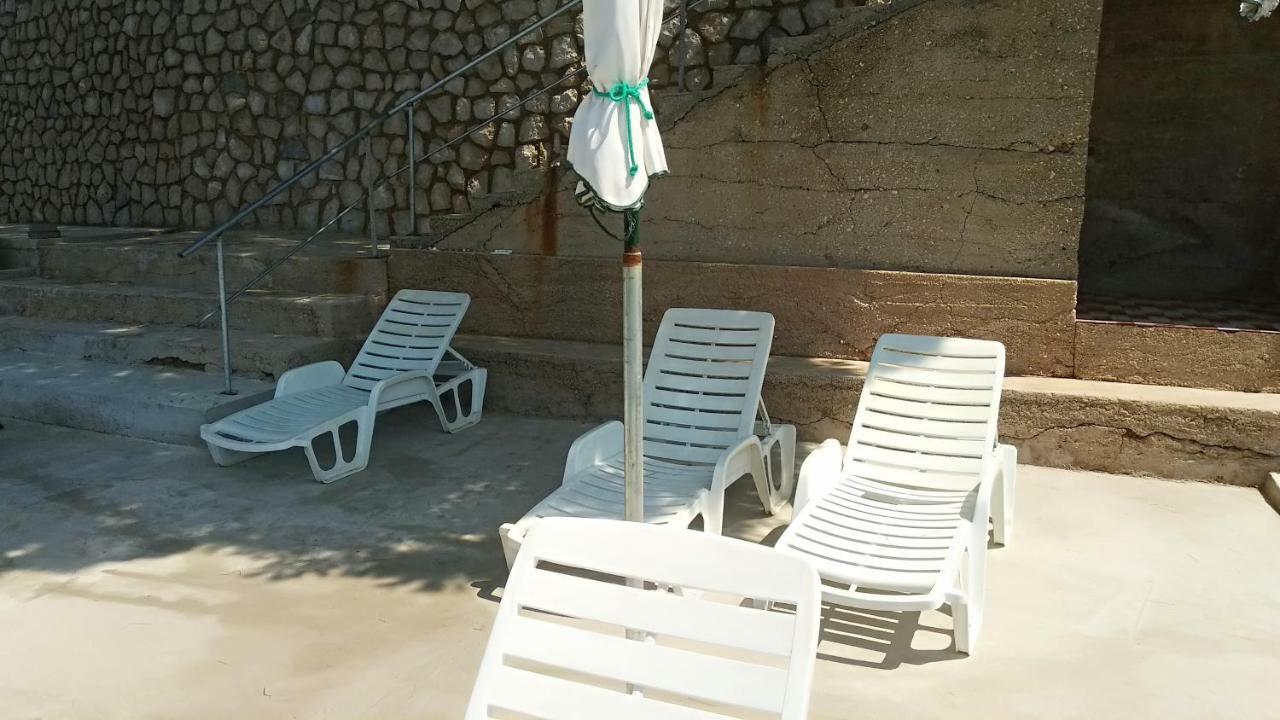 Sea Breeze Apartments With Private Beach And Boat Anchorage Stara Novalja Buitenkant foto
