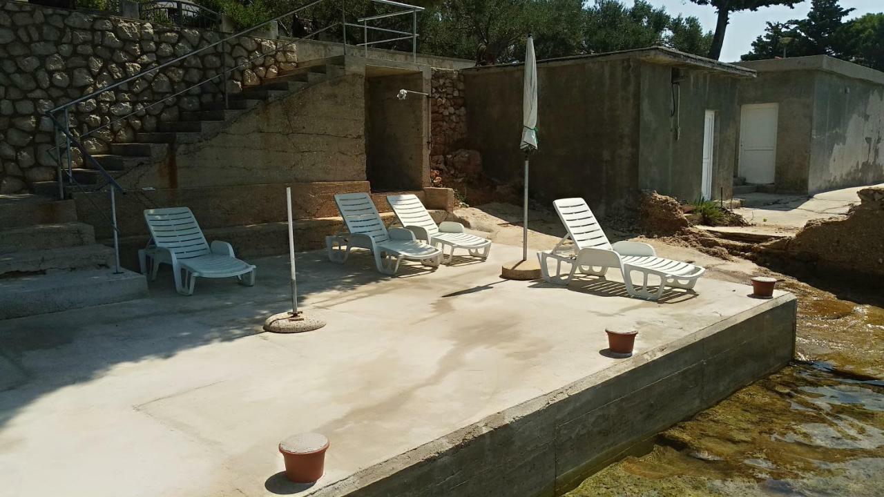 Sea Breeze Apartments With Private Beach And Boat Anchorage Stara Novalja Buitenkant foto