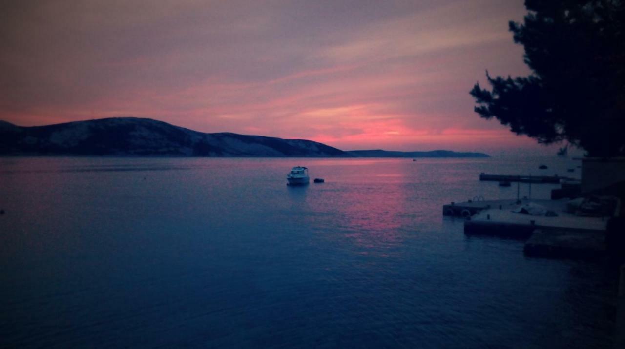 Sea Breeze Apartments With Private Beach And Boat Anchorage Stara Novalja Buitenkant foto