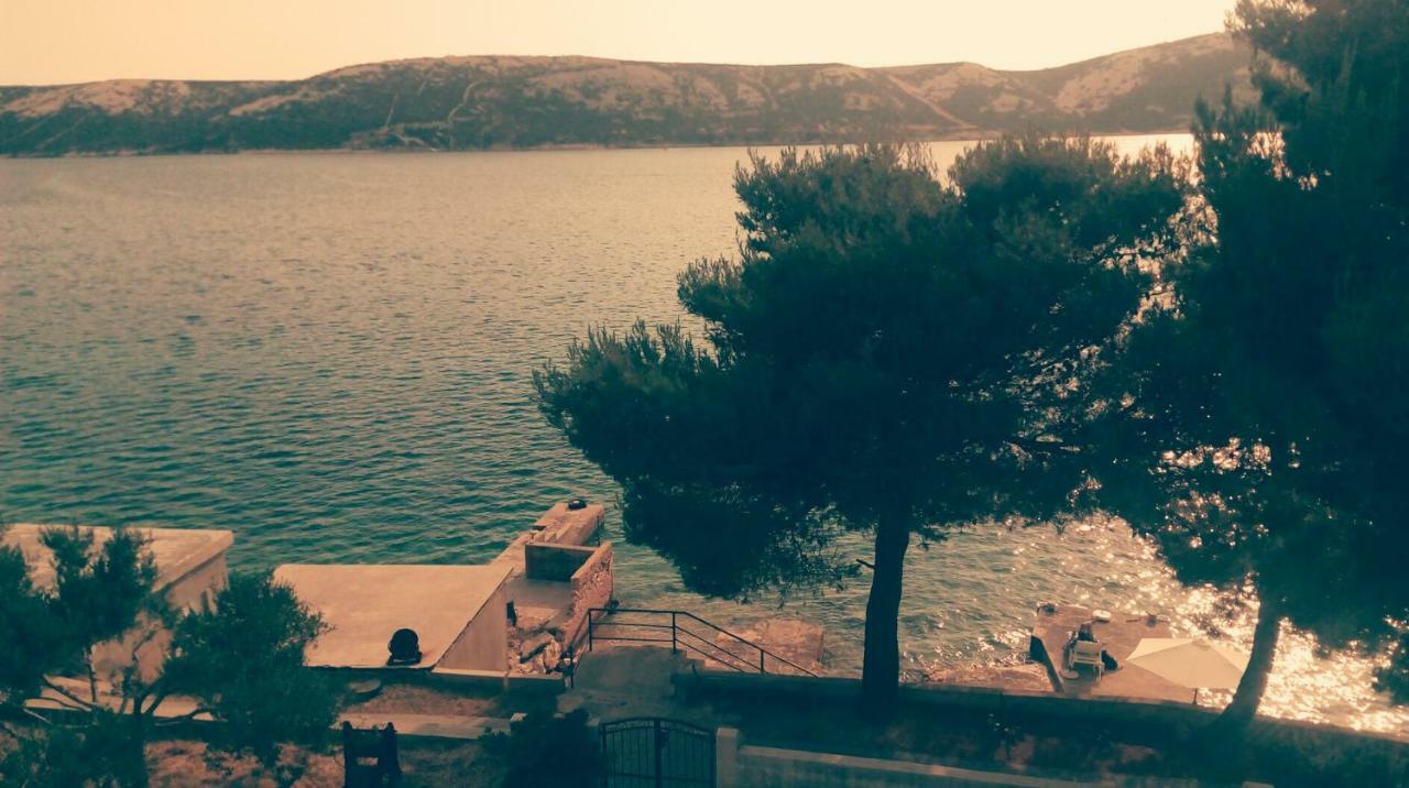 Sea Breeze Apartments With Private Beach And Boat Anchorage Stara Novalja Buitenkant foto
